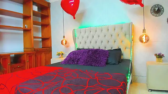Snapshot of scarleett_brown_ chatting on February 20, 8:58 pm scarleett brown online show from February 20, 8:58 pm