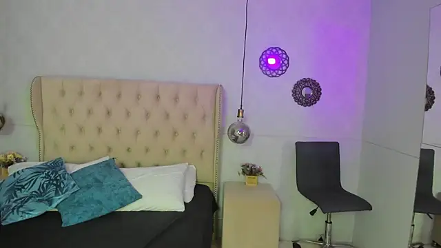 Snapshot of scarleett_brown_ chatting on September 26, 7:10 pm scarleett brown online show from September 26, 7:10 pm