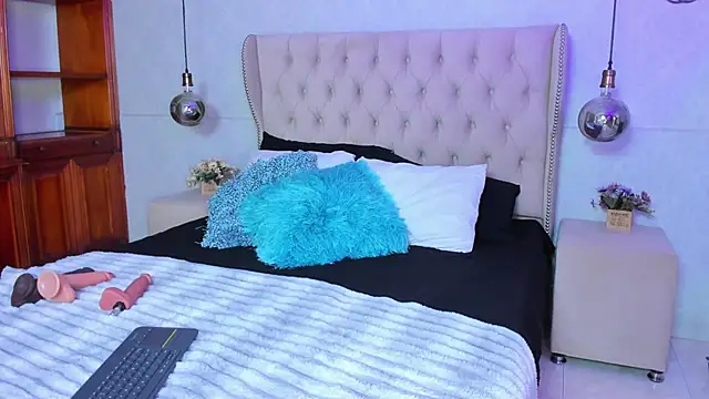 Snapshot of scarleett_brown_ chatting on September 16, 7:15 pm scarleett brown online show from September 16, 7:15 pm