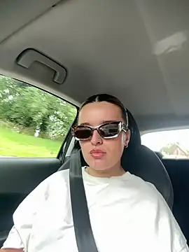 maisiesmithx online show from June 18, 1:49 pm