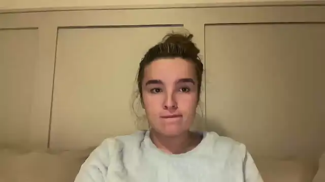 maisiesmithx online show from November 6, 8:02 pm