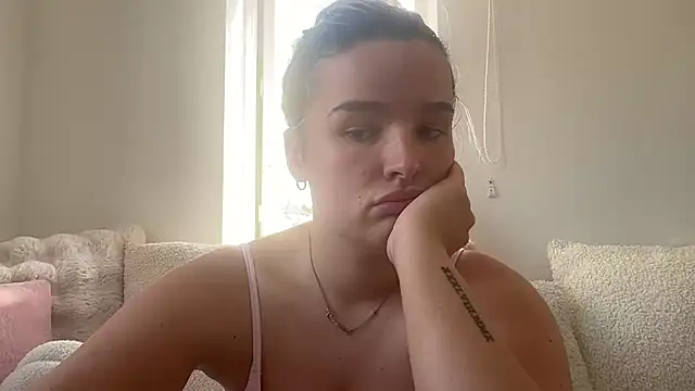 maisiesmithx online show from July 12, 4:52 pm