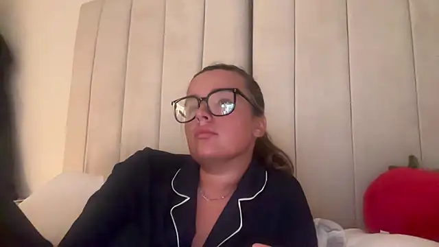 maisiesmithx online show from September 28, 11:34 pm