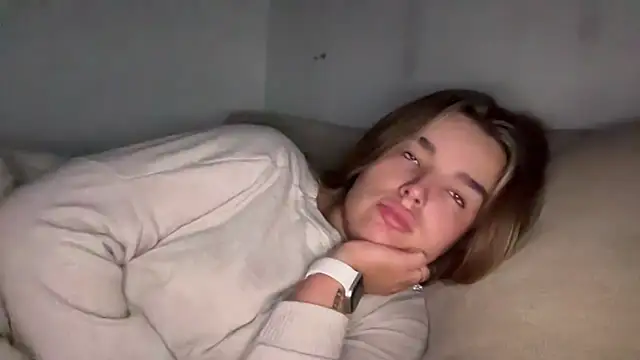 maisiesmithx online show from November 2, 6:35 pm