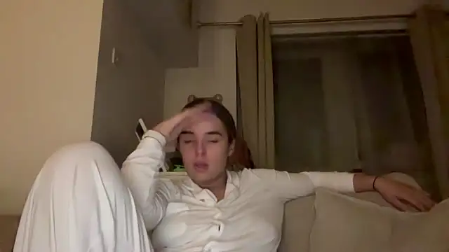 maisiesmithx online show from October 29, 12:20 am