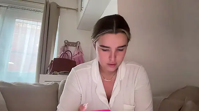 maisiesmithx online show from October 29, 3:33 pm