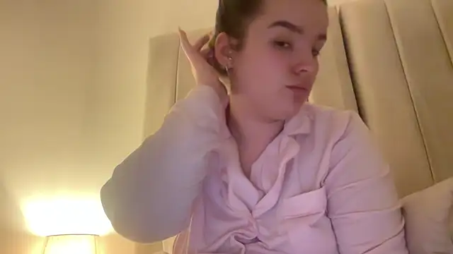 maisiesmithx online show from March 28, 1:06 am