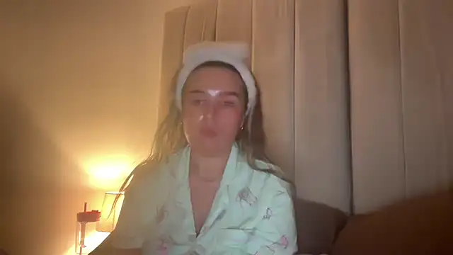 maisiesmithx online show from August 5, 10:37 pm