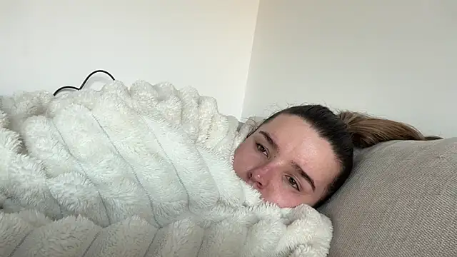 maisiesmithx online show from April 2, 5:30 pm