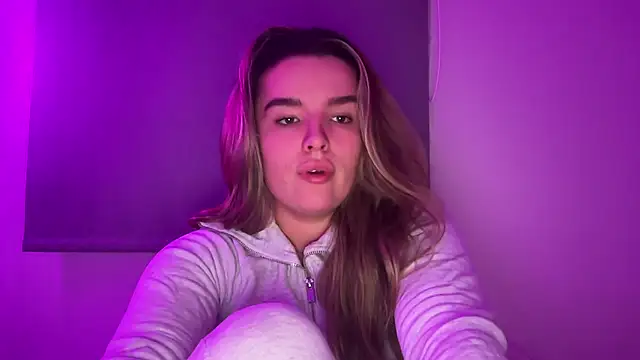 maisiesmithx online show from January 11, 9:11 pm