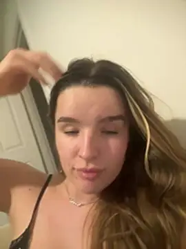 maisiesmithx online show from February 19, 12:51 am