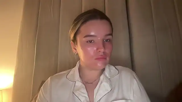 maisiesmithx online show from August 6, 11:11 pm