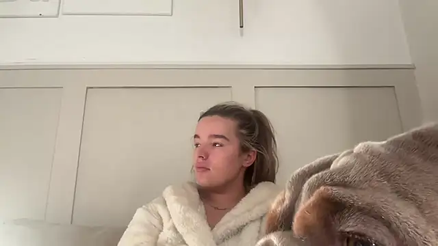 maisiesmithx online show from November 17, 10:19 am