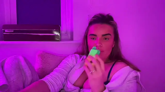 maisiesmithx online show from January 17, 11:41 pm