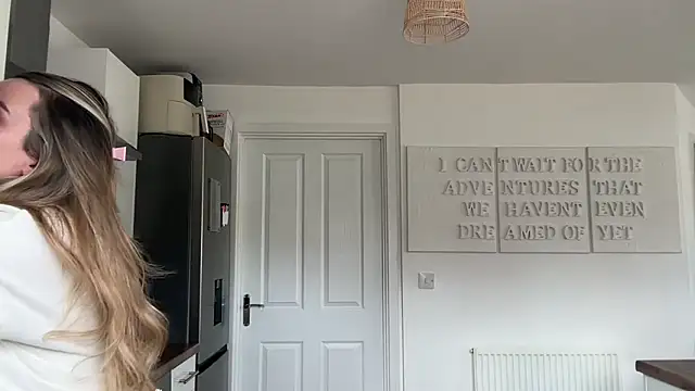 maisiesmithx online show from April 17, 3:37 pm