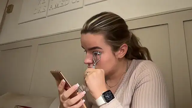 maisiesmithx online show from November 7, 11:04 am