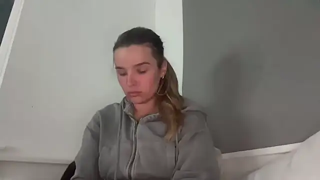 maisiesmithx online show from April 22, 8:37 pm