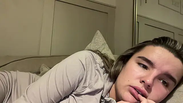 maisiesmithx online show from November 9, 8:57 pm