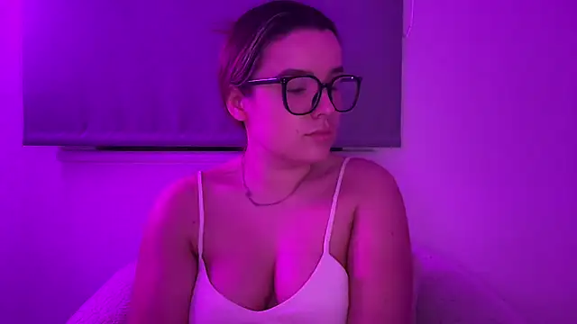 maisiesmithx online show from January 16, 7:18 pm