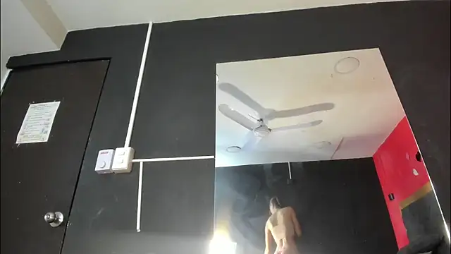 YayaHilton online show from April 18, 5:10 am