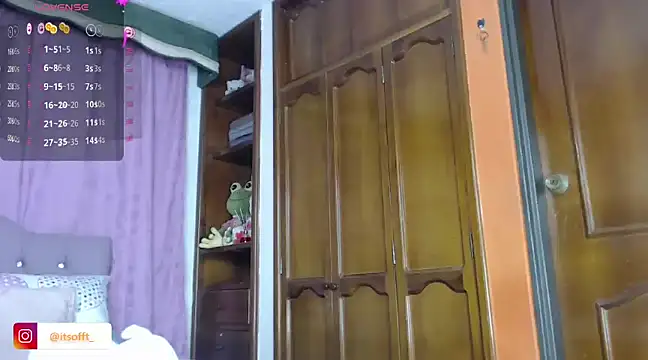 Snapshot of cuttebabe_ chatting on February 24, 11:19 pm cuttebabe online show from February 24, 11:19 pm