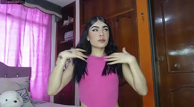 Snapshot of cuttebabe_ chatting on February 21, 8:49 pm cuttebabe online show from February 21, 8:49 pm