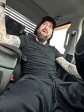 Beardedtattood online show from March 20, 1:56 pm