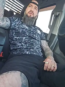 Snapshot of Beardedtattood chatting on June 3, 10:16 am Beardedtattood online show from June 3, 10:16 am