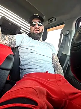 Beardedtattood online show from November 18, 2:42 pm