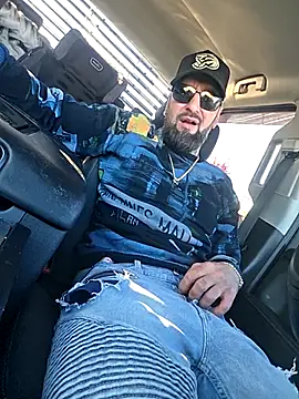 Beardedtattood online show from October 14, 1:45 pm