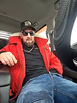 Beardedtattood online show from December 3, 2:49 pm