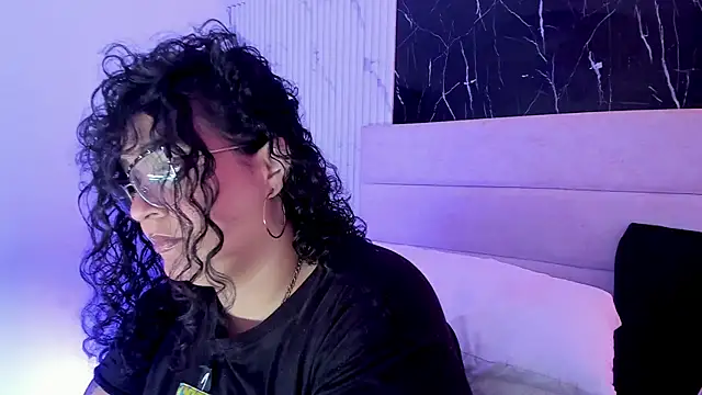 Reginavegaa online show from May 14, 9:17 am