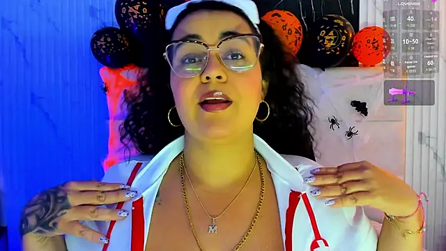 Reginavegaa online show from October 31, 11:51 am