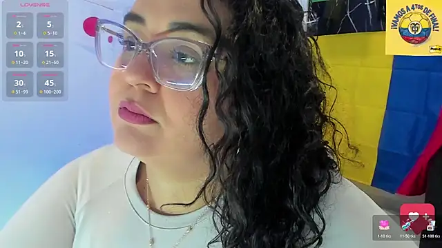 Snapshot of Reginavegaa chatting on July 8, 11:33 am Reginavegaa online show from July 8, 11:33 am