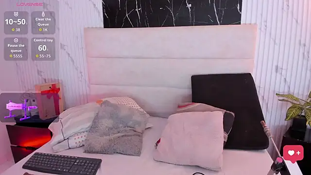 Reginavegaa online show from February 24, 11:44 am