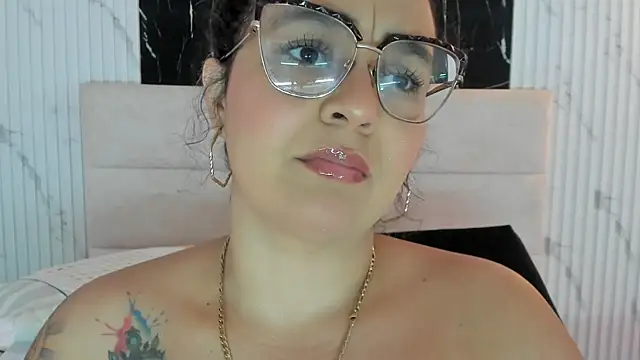 Reginavegaa online show from April 14, 11:37 am