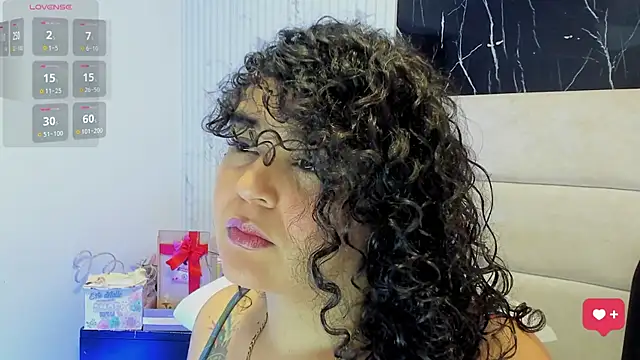 Reginavegaa online show from June 4, 11:37 am