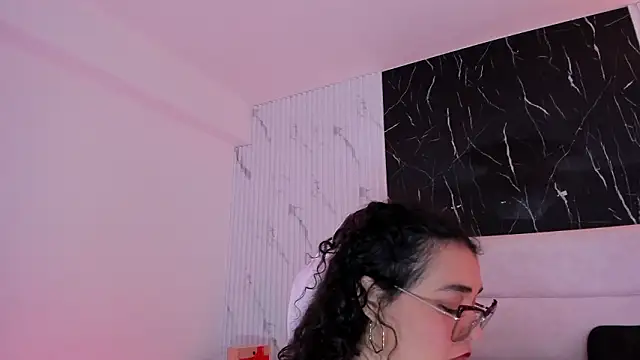 Reginavegaa online show from March 7, 11:49 am