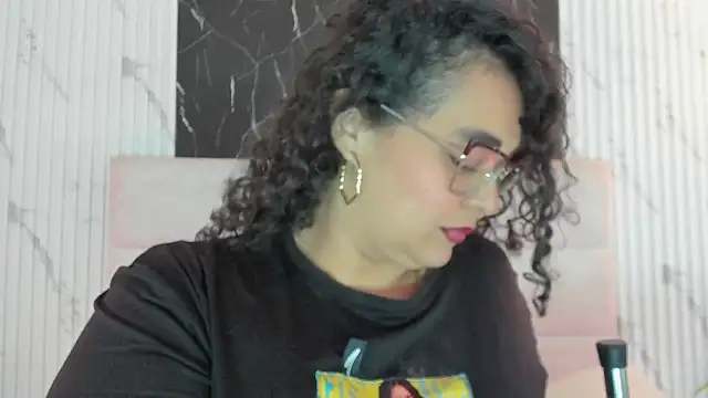 Reginavegaa online show from April 8, 11:44 am