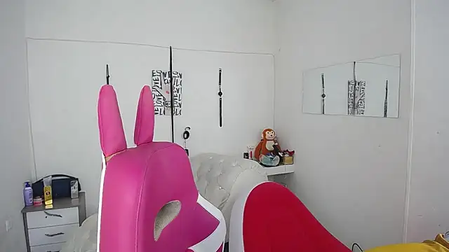 Leonard Price online show from November 25, 4:02 am