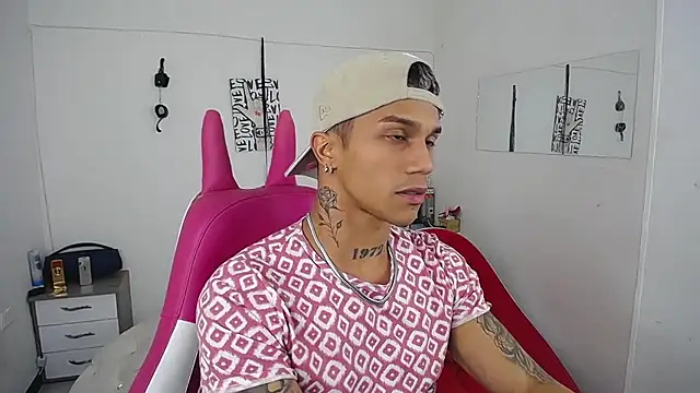 Leonard Price online show from November 23, 4:22 am