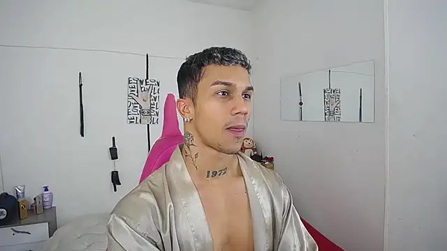 Leonard Price online show from November 26, 4:01 am