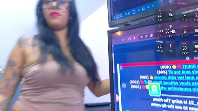 Snapshot of zhamira_21 chatting on June 10, 7:59 pm zhamira 21 online show from June 10, 7:59 pm
