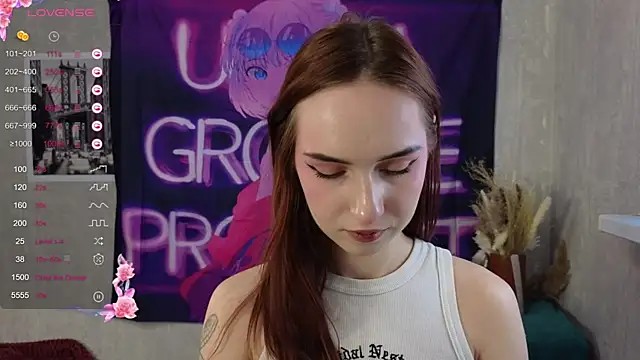 Snapshot of Emily_Klein_ chatting on December 21, 10:06 am Emily Klein online show from December 21, 10:06 am