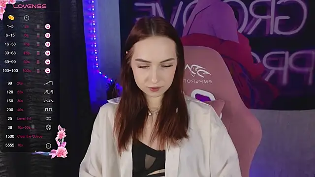 Snapshot of Emily_Klein_ chatting on February 12, 7:13 am Emily Klein online show from February 12, 7:13 am