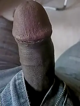 Snapshot of SuranSexy33 chatting on October 27, 1:50 am SuranSexy33 online show from October 27, 1:50 am