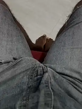 Snapshot of SuranSexy33 chatting on November 16, 12:54 pm SuranSexy33 online show from November 16, 12:54 pm