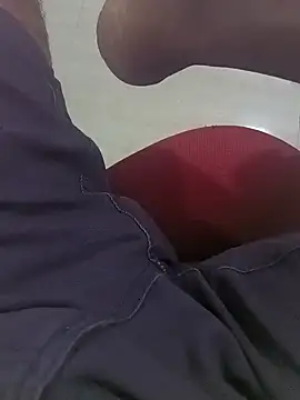 Snapshot of SuranSexy33 chatting on November 21, 2:27 pm SuranSexy33 online show from November 21, 2:27 pm