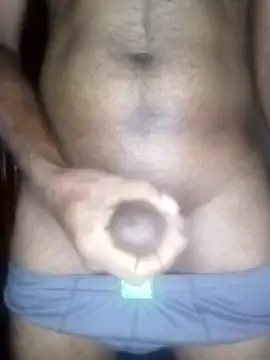 Snapshot of SuranSexy33 chatting on January 8, 1:44 am SuranSexy33 online show from January 8, 1:44 am