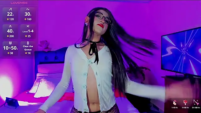 Snapshot of Lararose01 chatting on December 14, 6:13 am Lararose01 online show from December 14, 6:13 am